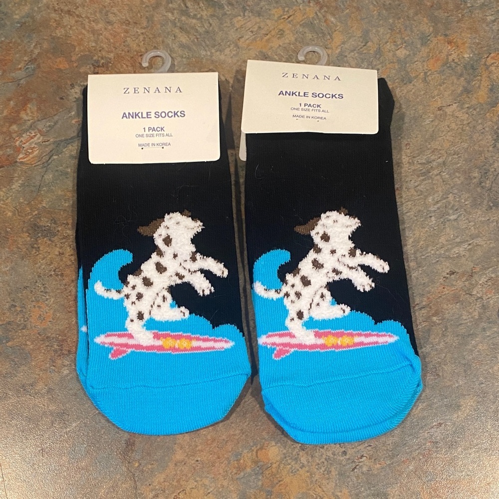 Zenana Black and Blue Ankle Socks with Surfing l Dog Design 2 Pairs NWT